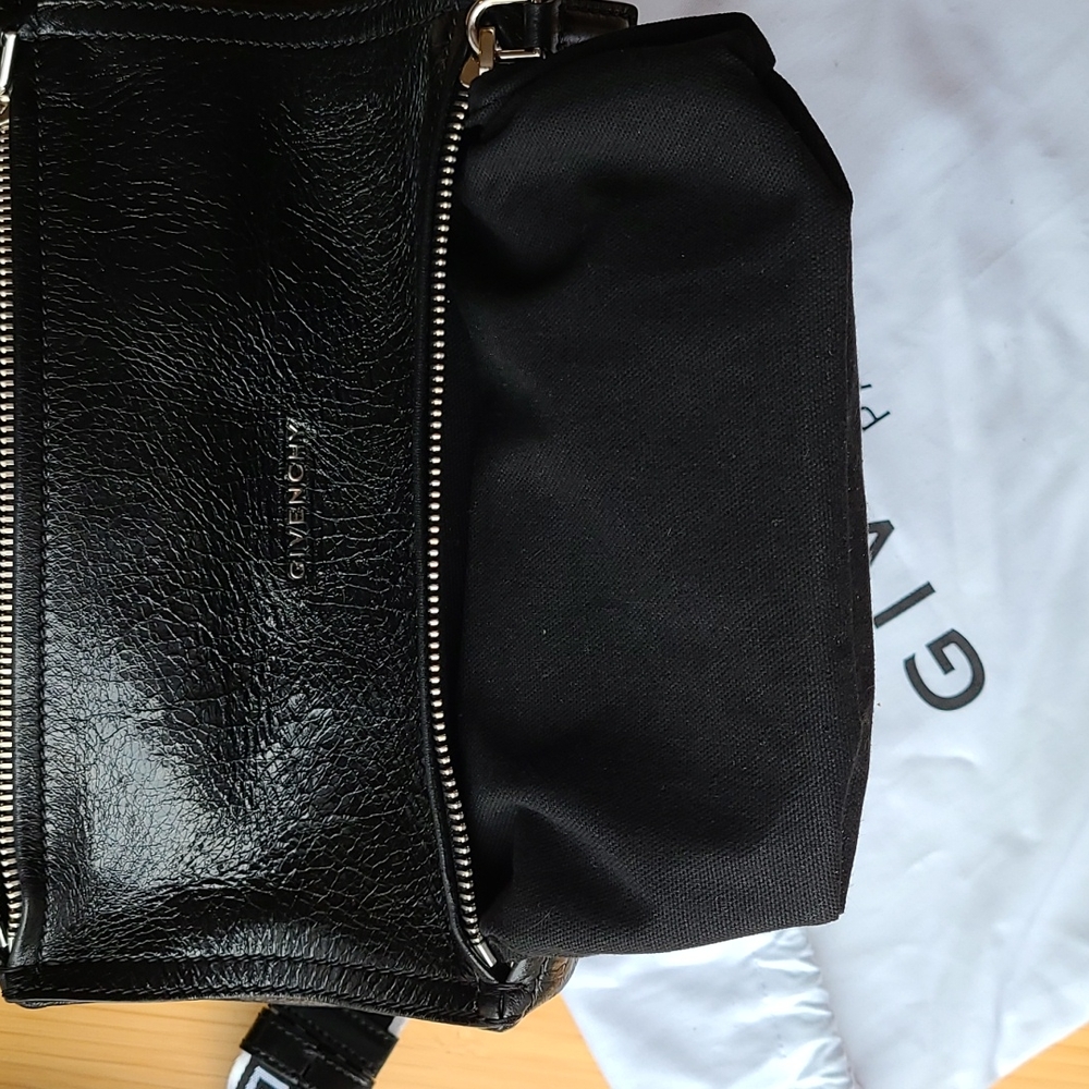 TRADED * Givenchy Crackled Patent 4G Small Pandora Black - Picture 13 of 13